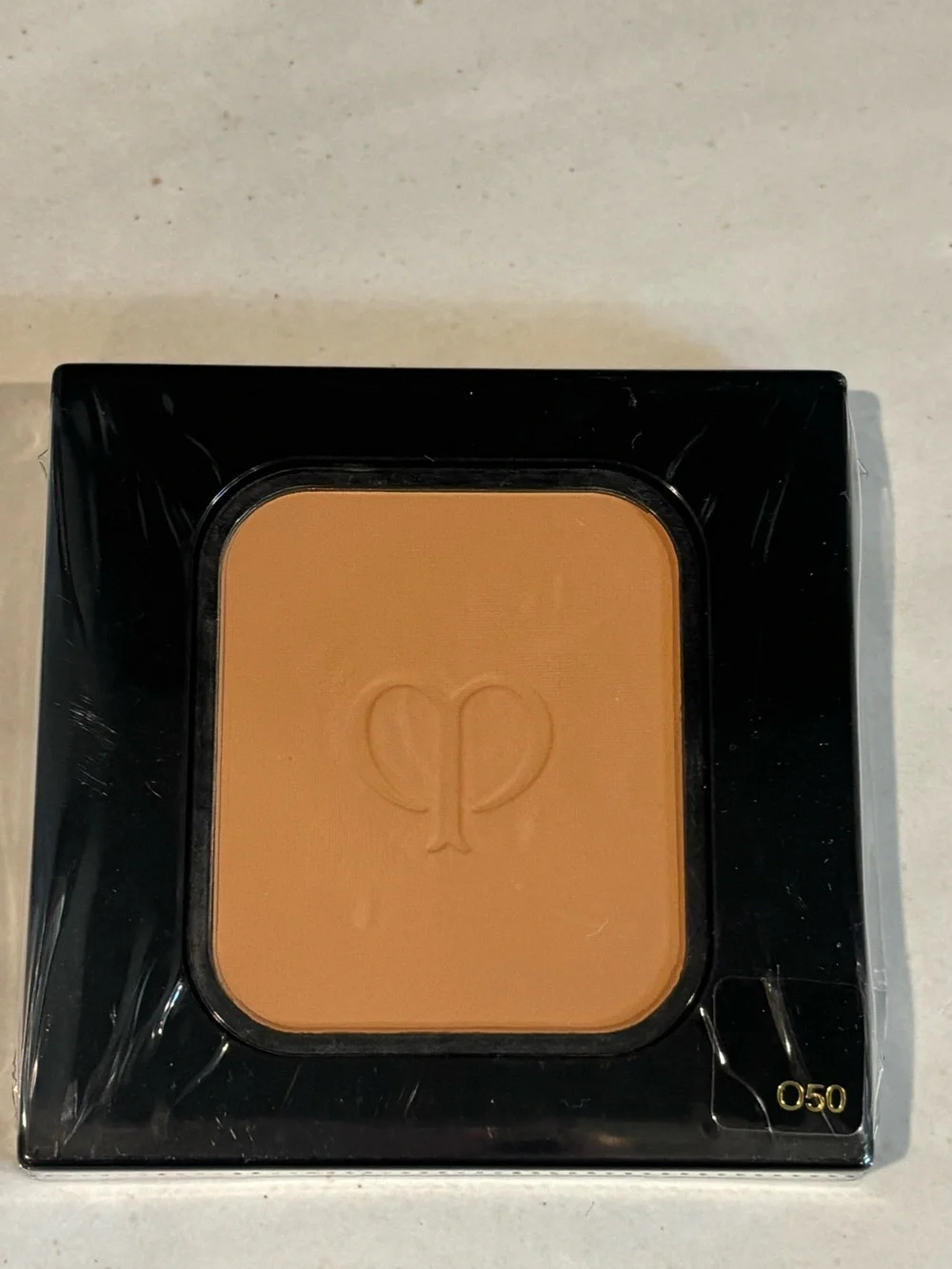 Cle de Peau ~ Radiant Powder Foundation ~ Refill ~ O50